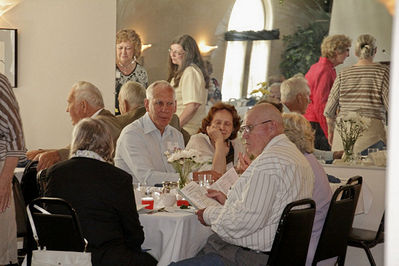 2012 Banquet
Clockwise: Mary Hedgecock Bones, `55 (back to camera); Carlton Kitchen; Phyllis Hallagan Kitchen, `60; Gale Sheetz Hedgecock, ``58 (hidden); Henry Hedgecock, `58
