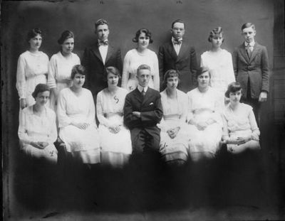 Class of 1919
1st Row: Margaret H. Nichols, unkn, Mary Rita Phalen (Gagnon), unkn, Marion V. Boehm, unkn, Louise Catherine Roe (Shaw)

2nd Row: unkn, unkn, Fred R. Pierce, Dorrit F. Van Allen (Conant), Gordon Elihu Gifford, unkn, unkn

Unidentified: Ethel Avadna Dupont (Costello), Lena Esther Hessler (Hill), Helen M. Taylor (Larrison), Gwen Wilma Walker (Cooley), Lawrence E. Watkin
